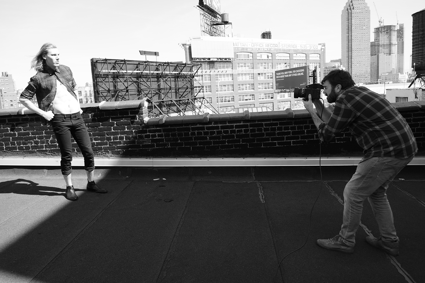 New-York-Fashion-Photographer-Grayson-Hoffman-On-Set-Behind-The-Scenes-Studio-On-Location-Black-And-White-18