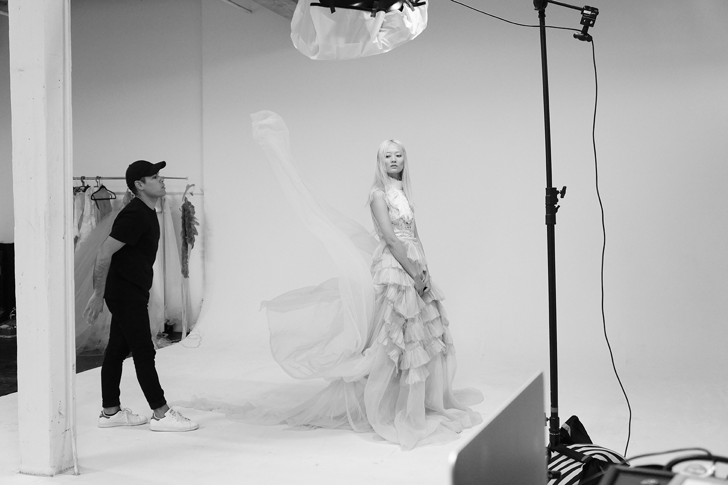 New-York-Fashion-Photographer-Grayson-Hoffman-On-Set-Behind-The-Scenes-Studio-On-Location-Black-And-White-27